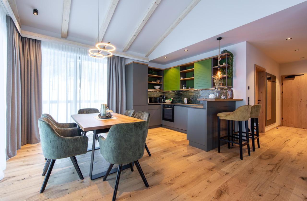 Hoeflehner Premium Eco Lodge Haus im Ennstal Exteriör bild